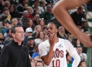 九游娱乐app下载-东部联盟赛场一片红火，雄鹿队表现抢眼的简单介绍