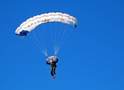 九游体育-欧冠淘汰赛焦点战，步行者淘汰独行侠