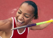 九游官网-赛道上的逆袭，阿斯顿马丁如何逆转红牛二队，维斯塔潘点燃赛场