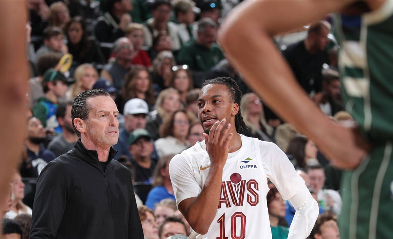 东部联盟赛场一片红火，雄鹿队表现抢眼的简单介绍