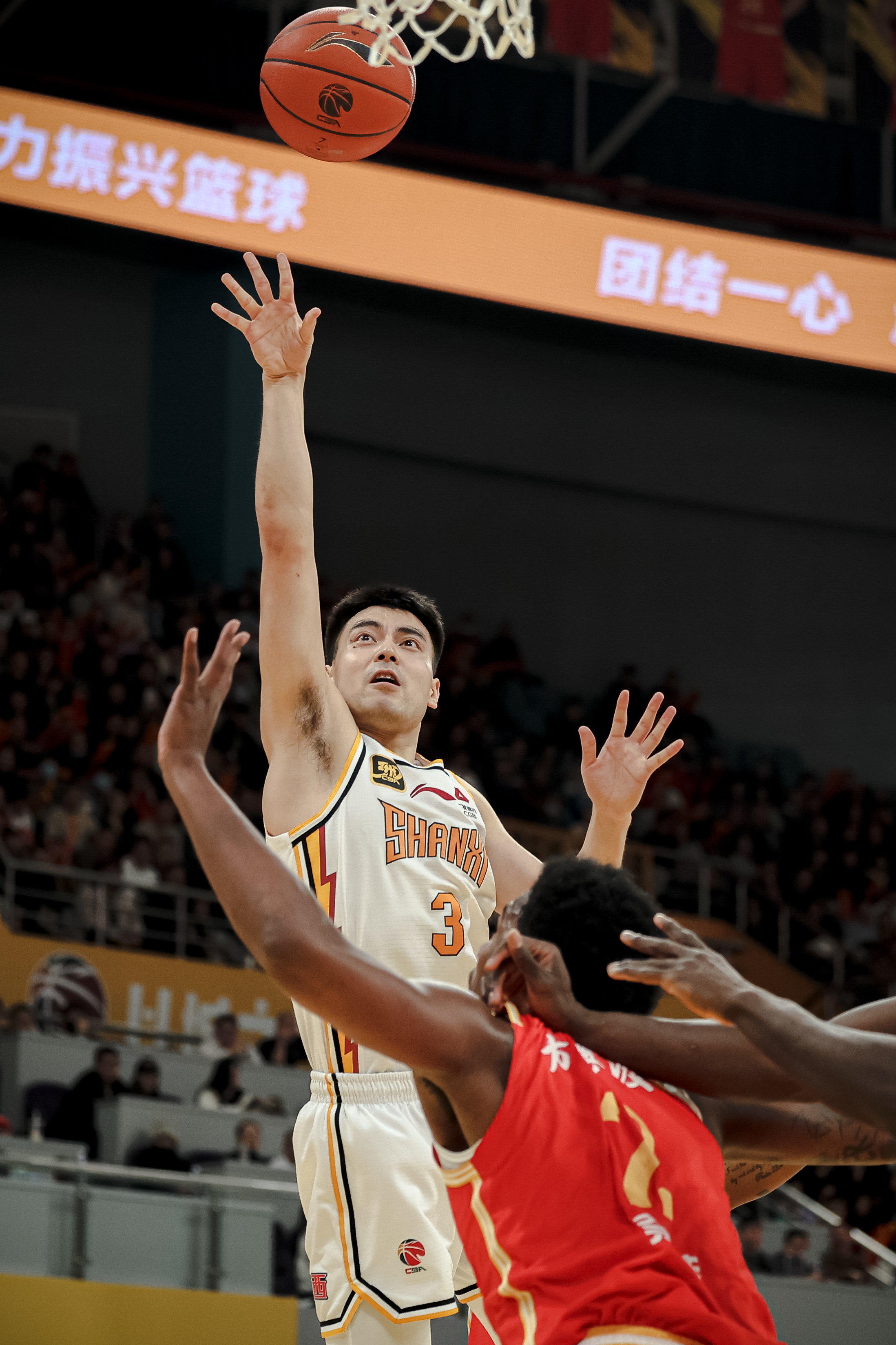 浙江男篮在比赛中展现出强大实力