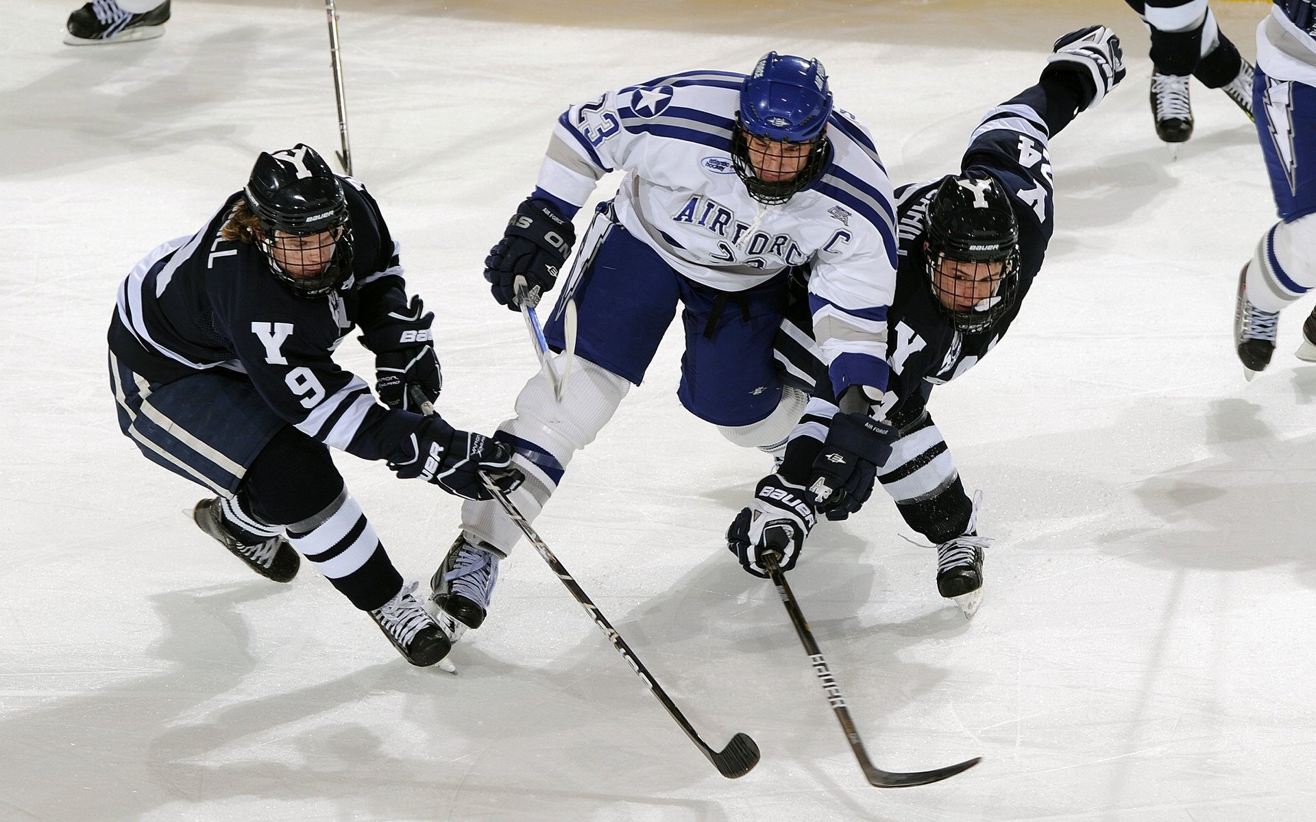 拉什福德生涯之夜闪耀欧洲,马竞鏖战那不勒斯见证新传奇诞生