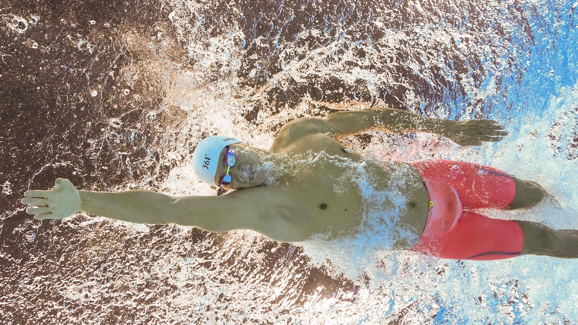 阿尔瓦雷斯爆发改写战局，比利时血拼苏格兰惊险晋级